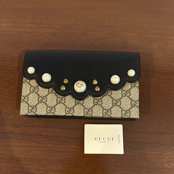 Gucci Handbags - GUCCI Supreme Monogram Mini Peony Pearly Wallet on Chain